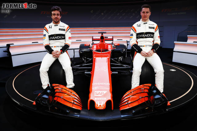 Foto zur News: Fernando Alonso und Stoffel Vandoorne (McLaren)