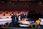 Foto zur News: Zak Brown und Eric Boullier