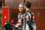 Foto zur News: Kevin Magnussen (Haas) und Romain Grosjean (Haas)