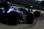 Foto zur News: Lewis Hamilton (Mercedes) und Marcus Ericsson (Sauber)