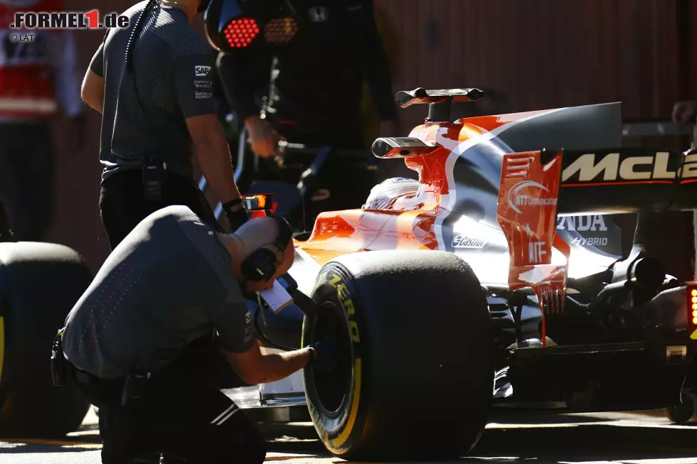 Foto zur News: Fernando Alonso (McLaren)