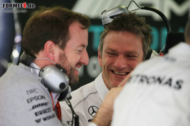 Foto zur News: Und es gab noch mehr Neues bei Mercedes. Technikchef James Allison trat erstmals in Teamkleidung auf.