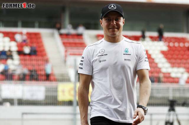 Foto zur News: Valtteri Bottas pflegt bislang ein Saubermann-Image und kommt damit nicht nach seinem Landsmann Kimi Räikkönen. Dessen lustige Momente sind ein Klassiker. Klick dich durch die Top-11-Kimi-Momente!