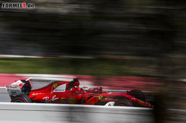 Foto zur News: Seine Runde in 1:18.634 Minuten war die schnellste des Jahres. Anschließend setzte die Elektronik aus, das Getriebe schaltete falsch und die Hinterräder blockierten, was Räikkönen in einen Dreher zwang.