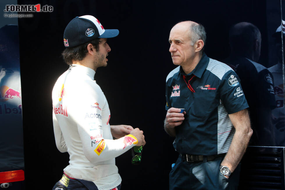 Foto zur News: Carlos Sainz (Toro Rosso) und Franz Tost