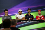 Foto zur News: Lewis Hamilton (Mercedes), Daniel Ricciardo (Red Bull), Sebastian Vettel (Ferrari) und Fernando Alonso (McLaren)