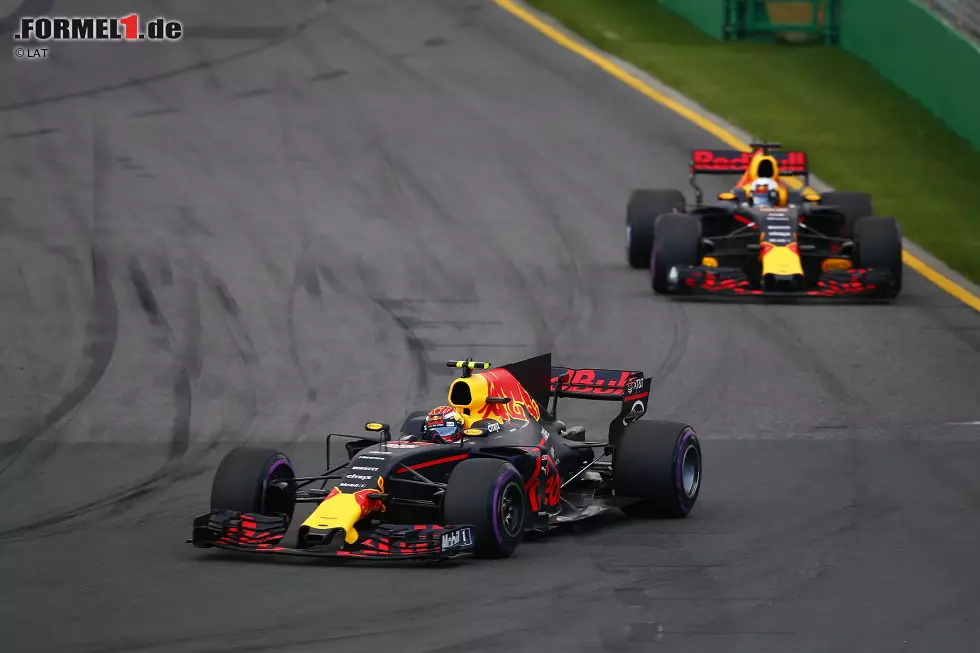 Foto zur News: Max Verstappen (Red Bull) und Daniel Ricciardo (Red Bull)