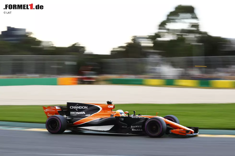 Foto zur News: Fernando Alonso (McLaren)