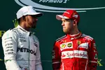 Foto zur News: Lewis Hamilton (Mercedes) und Sebastian Vettel (Ferrari)