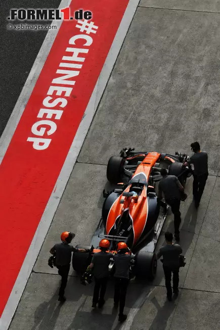 Foto zur News: Fernando Alonso (McLaren)