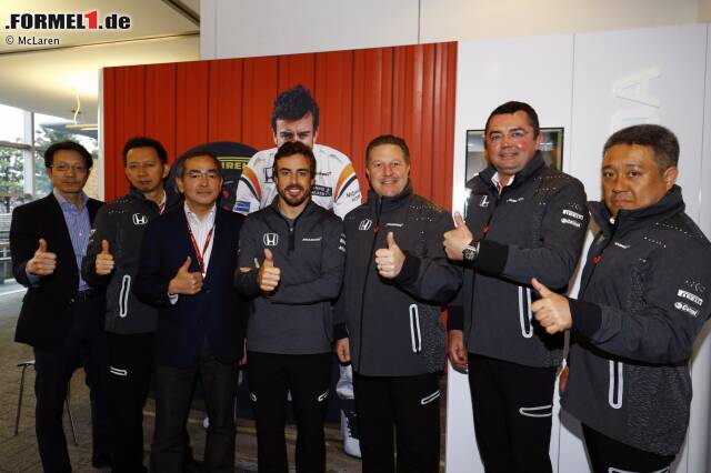 Foto zur News: Indianapolis statt Monaco: Fernando Alonso ist der erste Formel-1-Pilot seit Jim Clack im Jahr 1965, der sich für den Start bei den 500 Meilen entscheidet und den Klassiker im Fürstentum auslässt. Aber bei weitem nicht der Einzige ...