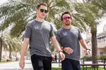 Foto zur News: Stoffel Vandoorne (McLaren) und Fernando Alonso (McLaren)