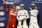 Foto zur News: Valtteri Bottas (Mercedes), Lewis Hamilton (Mercedes) und Sebastian Vettel (Ferrari)