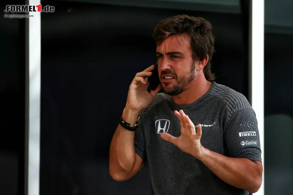 Foto zur News: Fernando Alonso (McLaren)