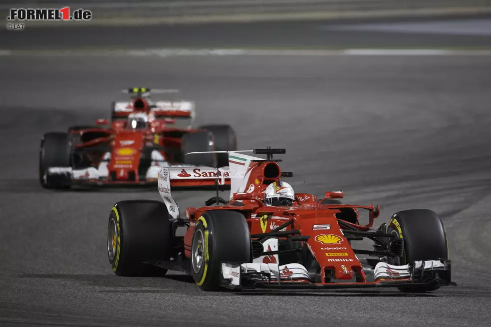 Foto zur News: Sebastian Vettel (Ferrari) und Kimi Räikkönen (Ferrari)