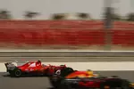 Gallerie: Daniel Ricciardo (Red Bull) und Sebastian Vettel (Ferrari)