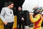 Foto zur News: Fernando Alonso (McLaren), Michael Andretti und Ryan Hunter-Reay