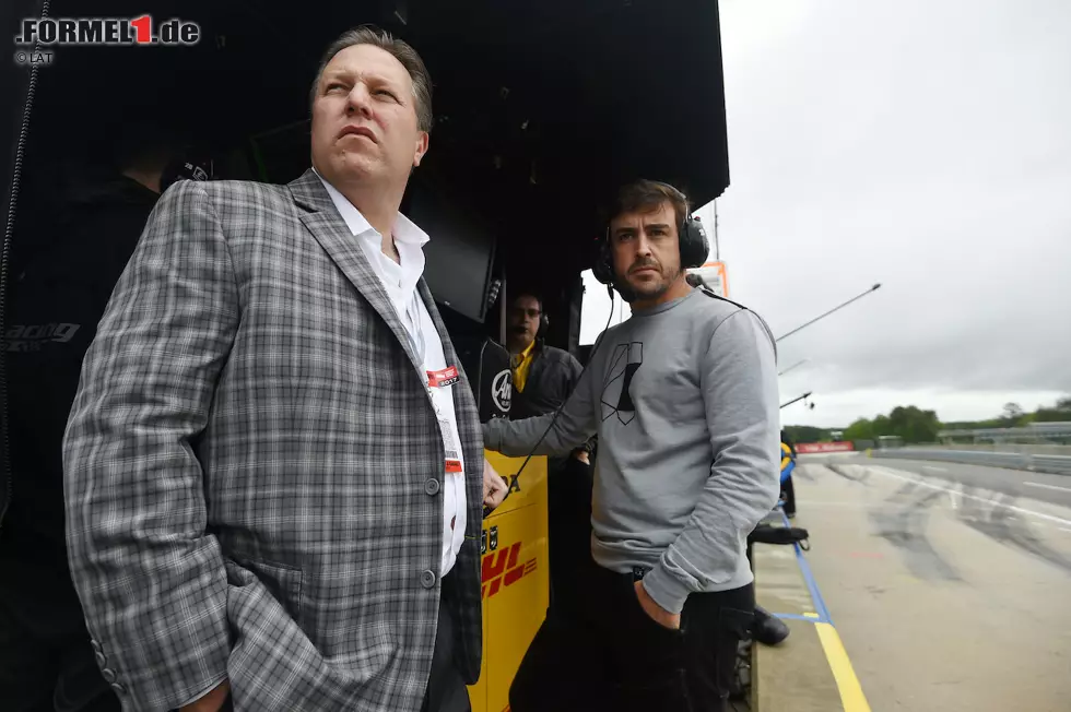 Foto zur News: Zak Brown und Fernando Alonso (McLaren)