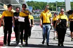 Foto zur News: Jolyon Palmer (Renault) und Sergei Sirotkin