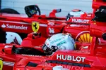 Foto zur News: Sebastian Vettel (Ferrari) und Kimi Räikkönen (Ferrari)