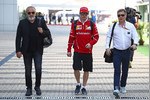 Foto zur News: Kimi Räikkönen (Ferrari) und Mika Salo