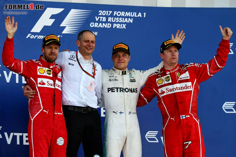 Foto zur News: Sebastian Vettel (Ferrari), Valtteri Bottas (Mercedes) und Kimi Räikkönen (Ferrari)