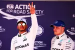 Foto zur News: Lewis Hamilton (Mercedes) und Valtteri Bottas (Mercedes)