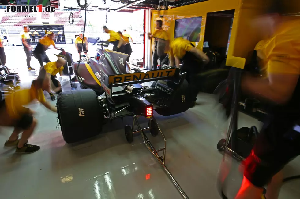 Foto zur News: Jolyon Palmer (Renault)