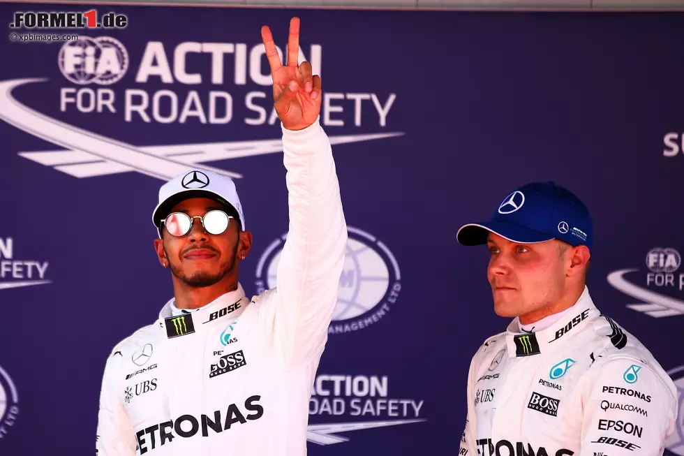 Foto zur News: Lewis Hamilton (Mercedes) und Valtteri Bottas (Mercedes)