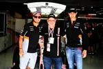 Foto zur News: Sergio Perez (Force India) und Esteban Ocon (Force India)