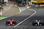 Foto zur News: Valtteri Bottas (Mercedes) und Sebastian Vettel (Ferrari)