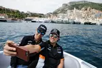 Foto zur News: Esteban Ocon (Force India) und Sergio Perez (Force India)