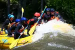 Foto zur News: Red-Bull-Fahrer beim Rafting