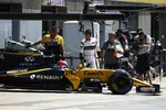 Foto zur News: Fernando Alonso (McLaren) und Nico Hülkenberg (Renault)