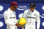 Foto zur News: Lewis Hamilton (Mercedes) und Valtteri Bottas (Mercedes)