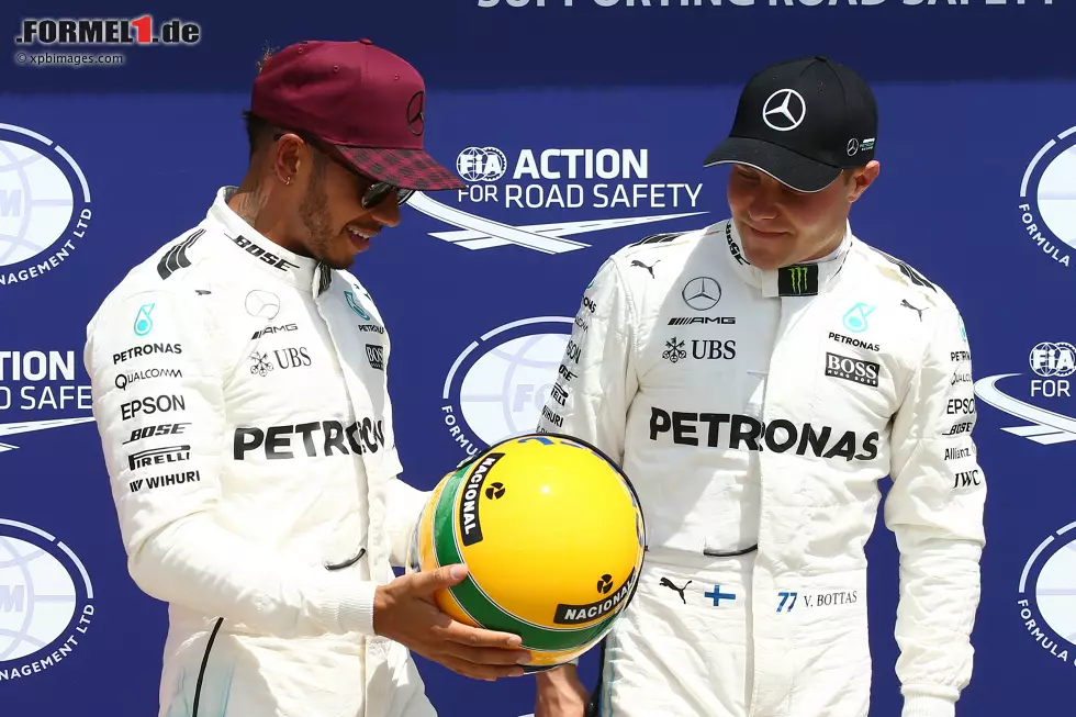 Foto zur News: Lewis Hamilton (Mercedes) und Valtteri Bottas (Mercedes)