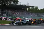 Foto zur News: Lewis Hamilton (Mercedes), Max Verstappen (Red Bull), Valtteri Bottas (Mercedes) und Sebastian Vettel (Ferrari)