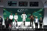 Foto zur News: Lewis Hamilton (Mercedes), Valtteri Bottas (Mercedes) und Daniel Ricciardo (Red Bull)