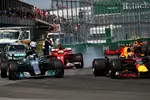 Foto zur News: Max Verstappen (Red Bull), Valtteri Bottas (Mercedes) und Sebastian Vettel (Ferrari)