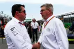 Foto zur News: Eric Boullier und Ross Brawn