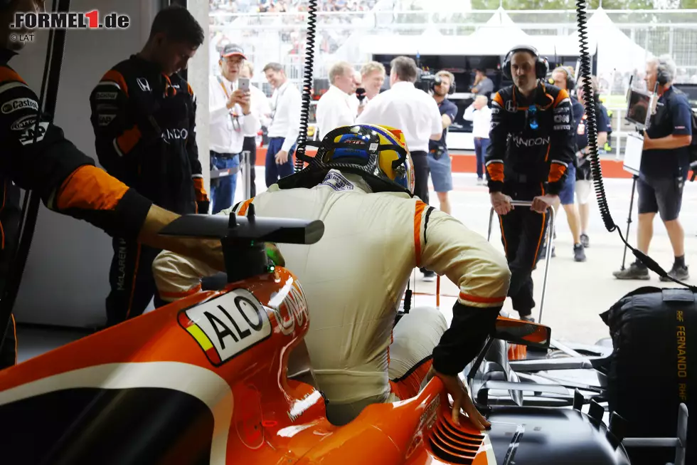 Foto zur News: Fernando Alonso (McLaren)