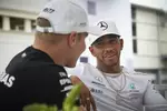 Foto zur News: Lewis Hamilton (Mercedes) und Valtteri Bottas (Mercedes)