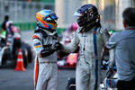 Foto zur News: Fernando Alonso (McLaren) und Lance Stroll (Williams)