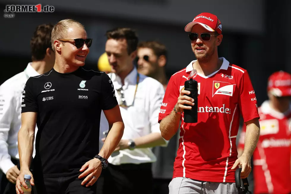 Foto zur News: Valtteri Bottas (Mercedes) und Sebastian Vettel (Ferrari)