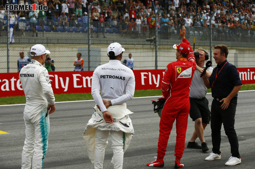Foto zur News: Valtteri Bottas (Mercedes), Lewis Hamilton (Mercedes), Sebastian Vettel (Ferrari) und Davide Valsecchi