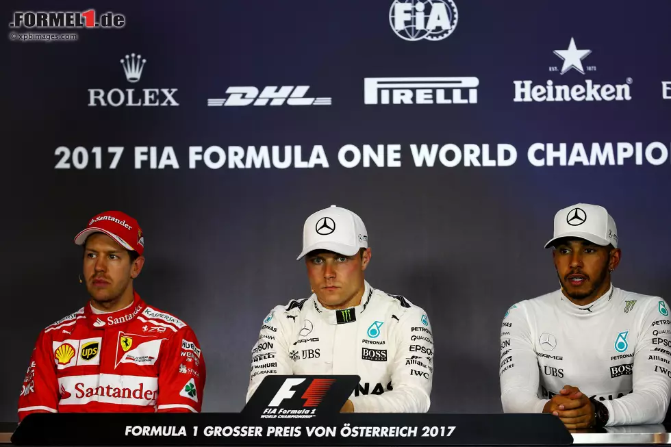 Foto zur News: Sebastian Vettel (Ferrari), Valtteri Bottas (Mercedes) und Lewis Hamilton (Mercedes)