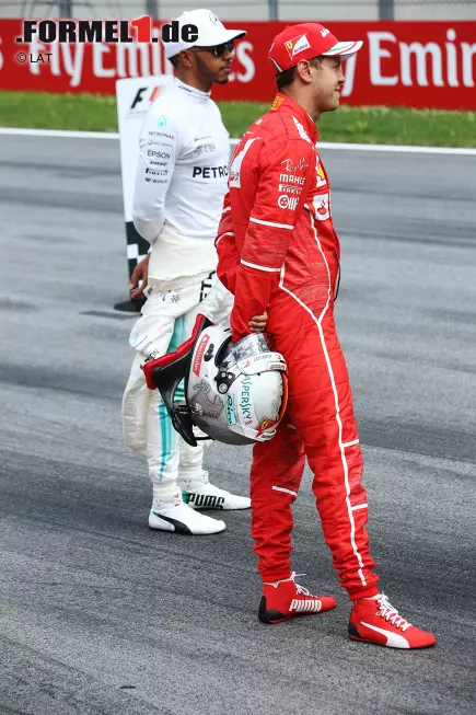 Foto zur News: Lewis Hamilton (Mercedes) und Sebastian Vettel (Ferrari)