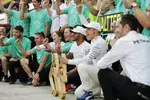 Foto zur News: Valtteri Bottas (Mercedes) und Lewis Hamilton (Mercedes)