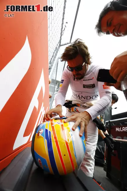 Foto zur News: Fernando Alonso (McLaren)