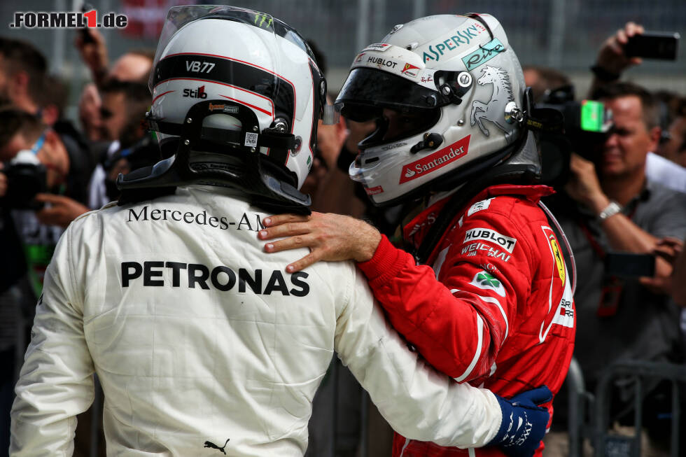 Foto zur News: Valtteri Bottas und Sebastian Vettel hatten sich auch nach dem Fight noch lieb. Jetzt durch die 17 besten Highlight-Fotos klicken!